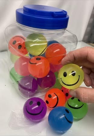 CZ50BALLSM - Large 1.5" Solid Rubber Smile Face Bouncy Balls (24pcs @ $0.59/pc)